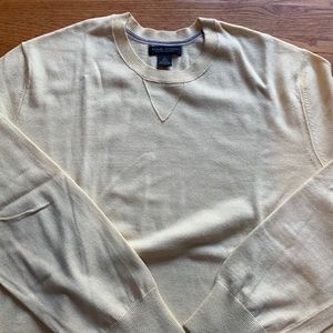 Banana Republic crew neck sweater. Blend-cotton/cashmere. Excellent condition